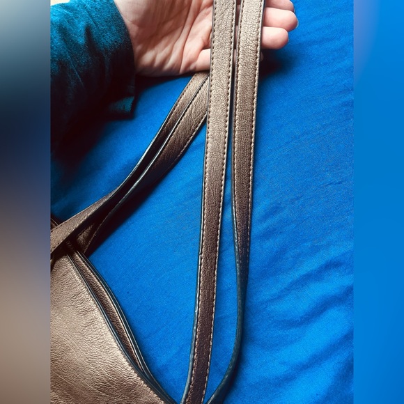 The Lucia Tote - Large Bronze Tote Bag by Ampere; High quality vegan leather - Picture 6 of 16